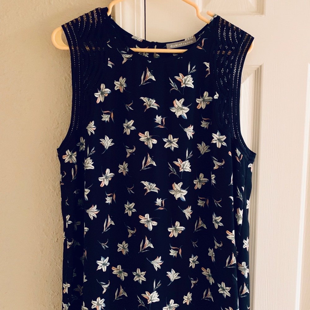 Daniel Rainn Sleeveless top